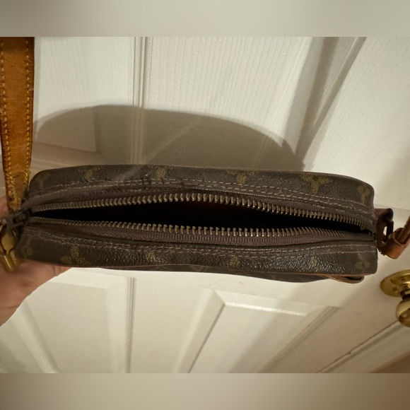 Louis Vuitton Senlis Crossbody Shoulder Bag Monogram Brown with LV lock (no key) - Picture 7 of 16